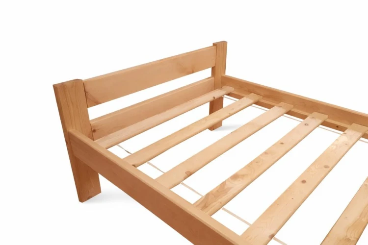 łóżko drewniane sosnowe